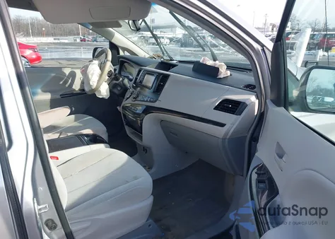 2013 Toyota Sienna Le 7 Passenger from USA, damaged, VIN 5TDJK3DC0DS057547